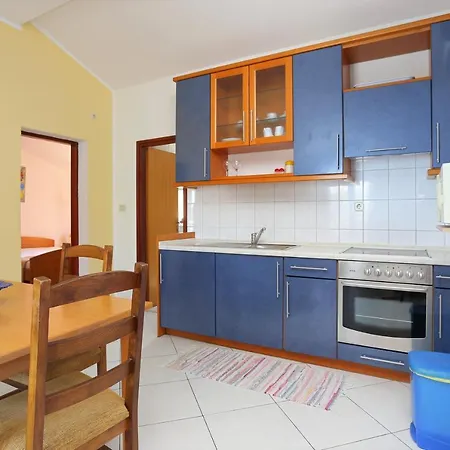 Apartment By The Sea Arbanija, Ciovo - 4320 *